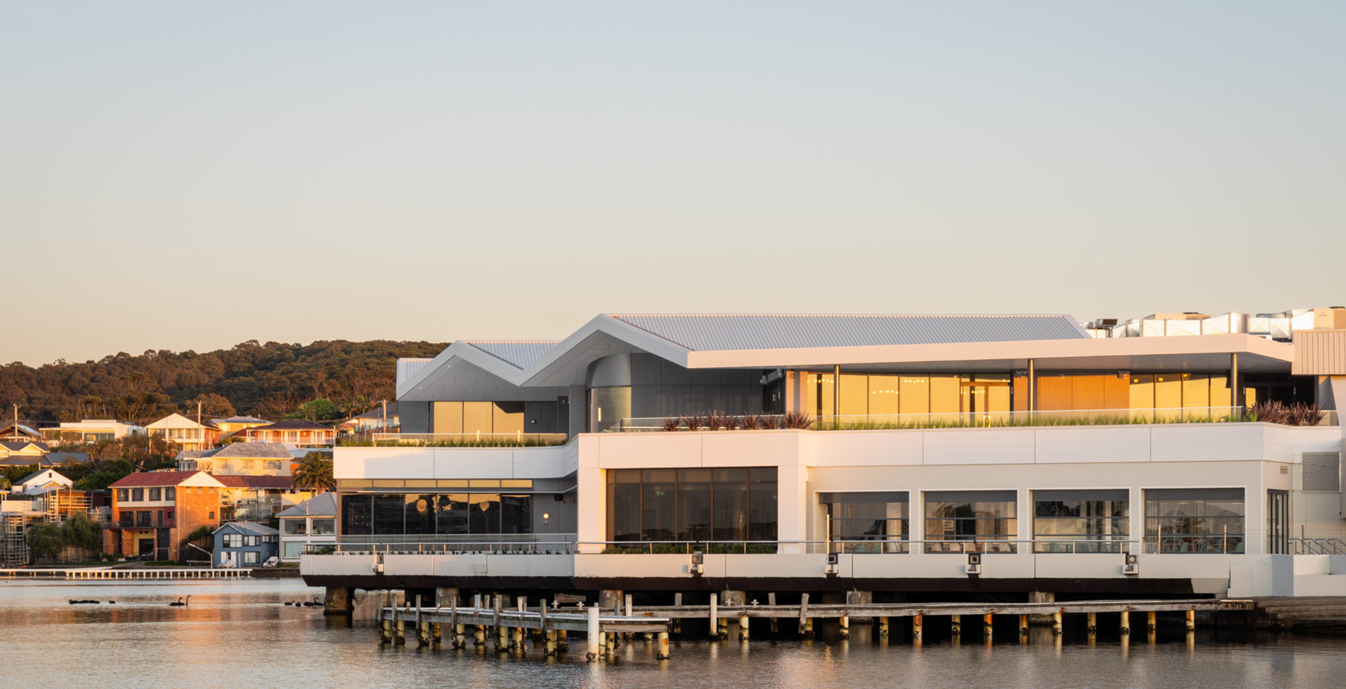 Belmont 16s Sailing Club 